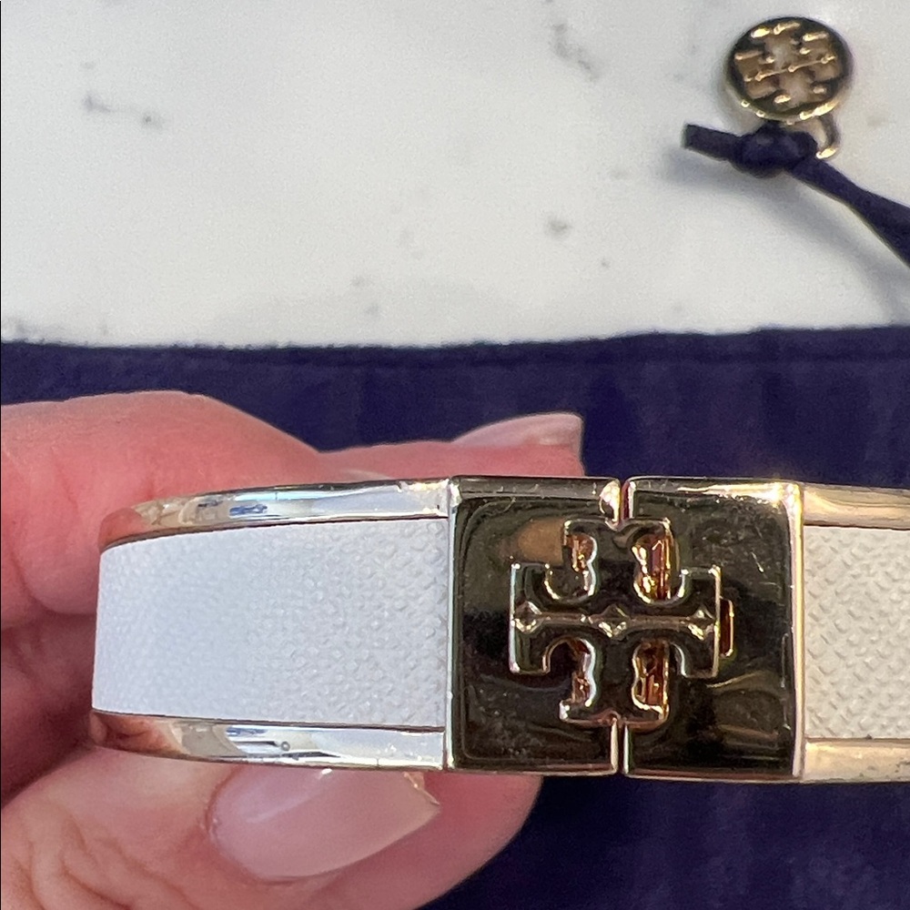 Tory Burch Gold-Tone Bracelet with White Leather Panels - Picture 4 of 5